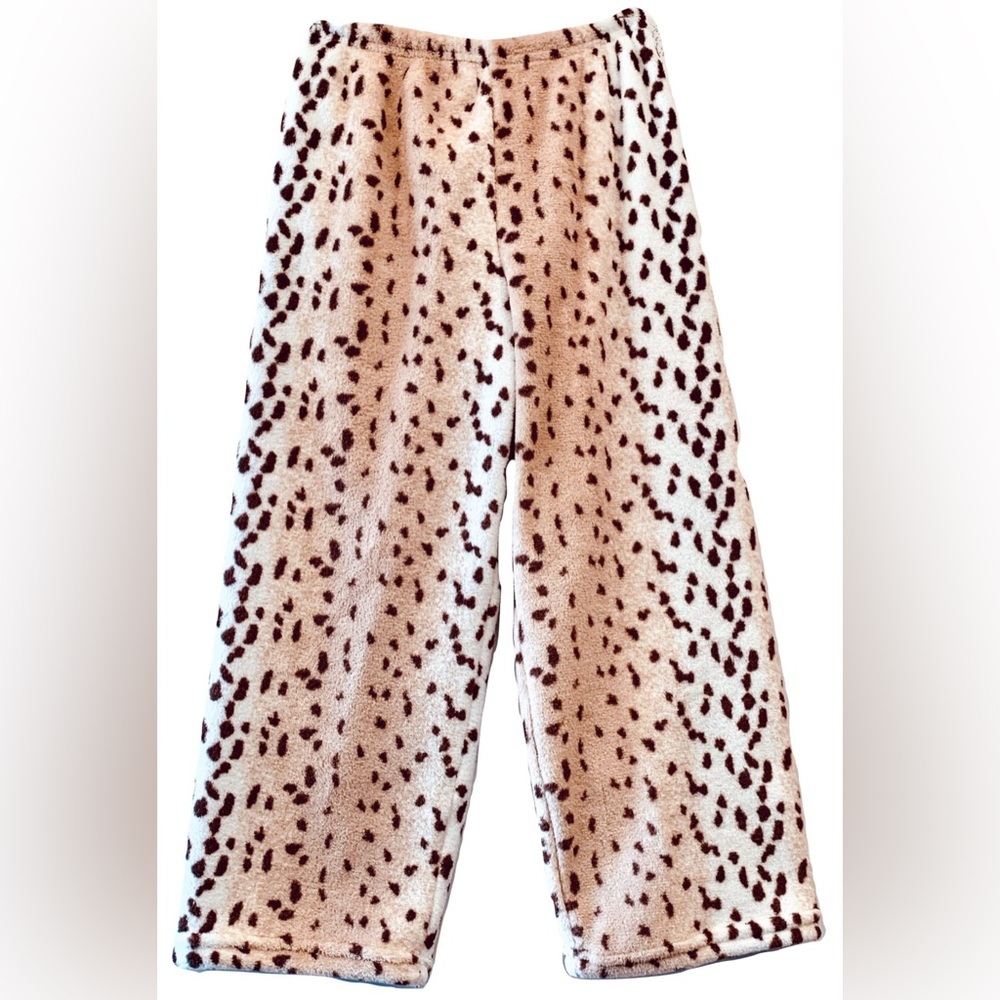 NWOT Made with Love and Kisses Snow Leopard Plush Pajama Pants Girls Size 8-10